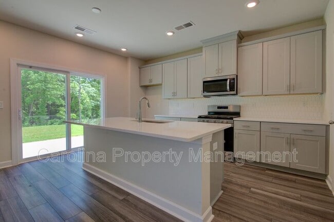 Building Photo - 105 Johns Cardinal Dr