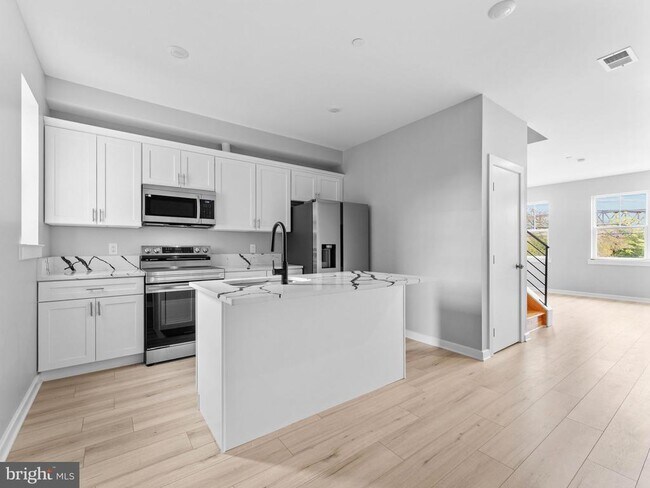 Building Photo - 1682 N 54th St