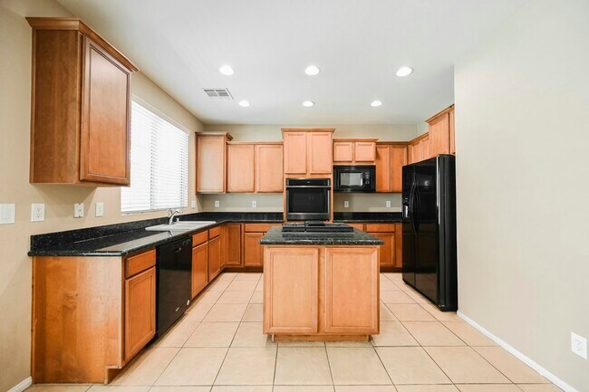 Building Photo - 11764 Via Esperanza St