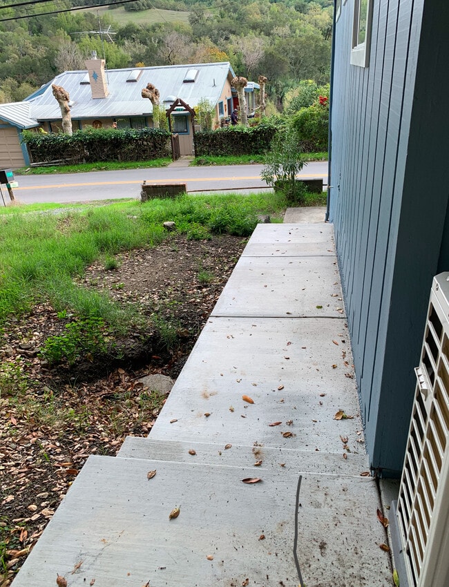 Building Photo - 1743 S Fitch Mountain Rd