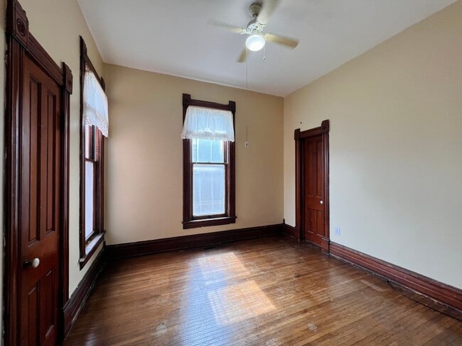 Building Photo - 420 Platt St