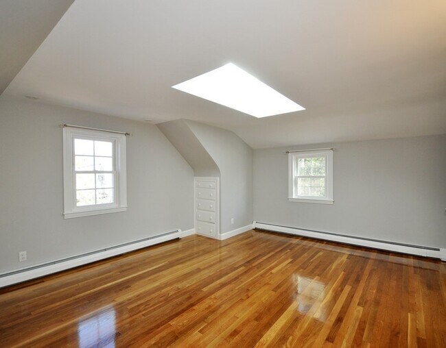 Building Photo - 66 Southfield Cir