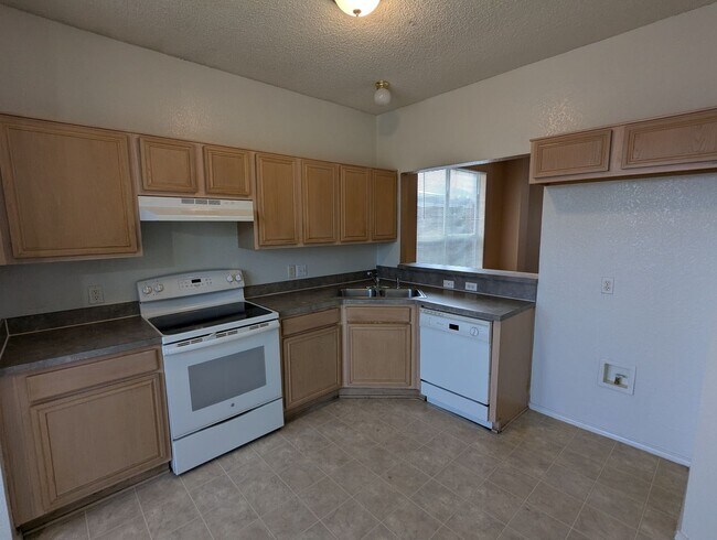 Building Photo - 3 Bedroom Home in West Fort Worth