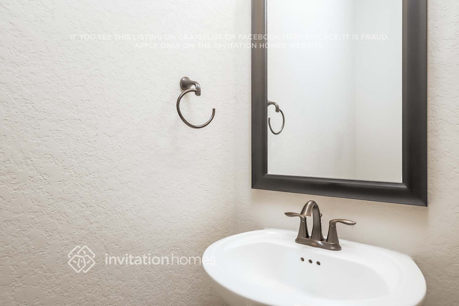 Building Photo - 13427 Colorado Parke