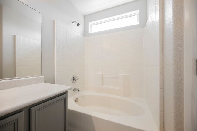 Building Photo - 6075 Las Nubes Dr