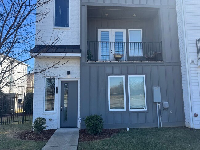 Building Photo - Great 3BR Home in the Heart of Nashville