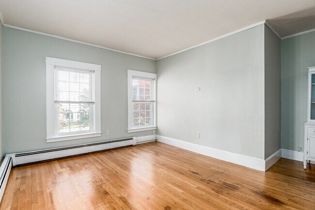 Building Photo - 179 Main St