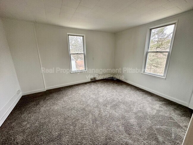 Building Photo - 851 Timberland Ave