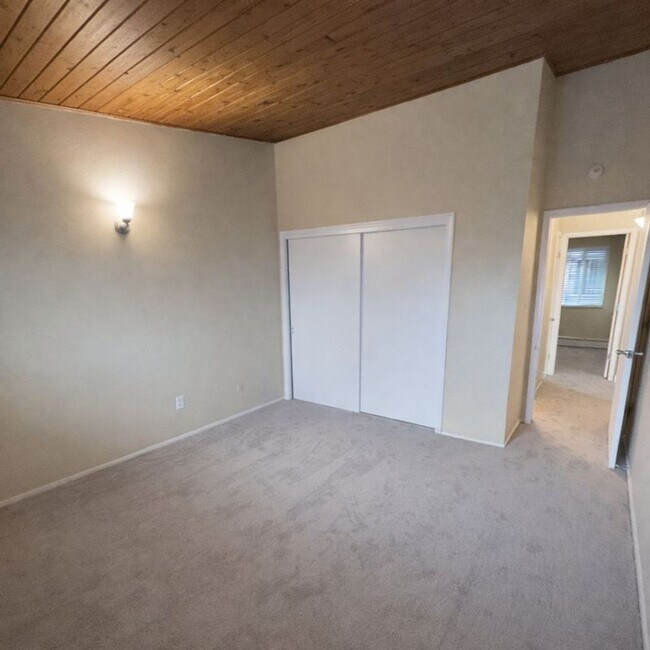 Building Photo - Updates, Simple Utilities, Awesome South Central Location - Maple Tree Apartments