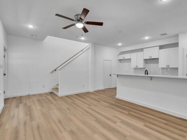 Building Photo - 8409 Mahalia Dr
