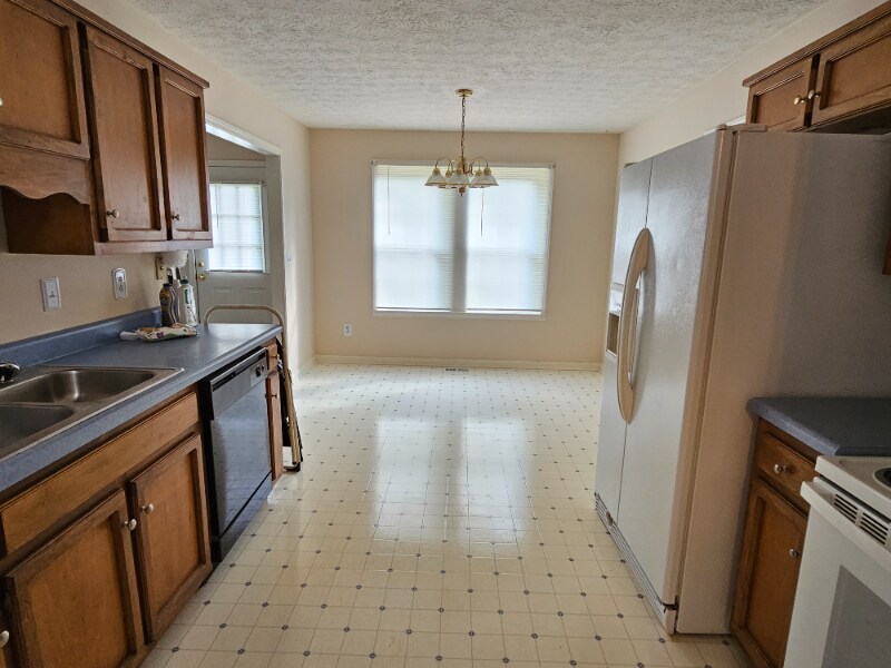 Building Photo - 1011 Brookwood Dr