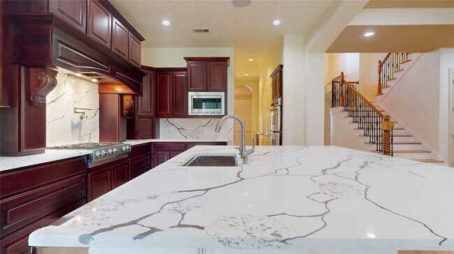 Building Photo - 18814 Cove Vista Ln