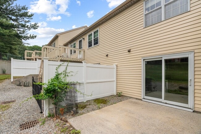 Building Photo - 28 Brantwood Dr