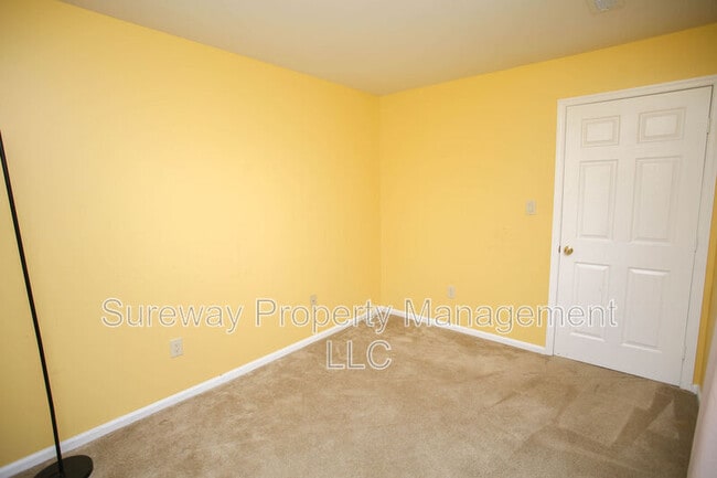 Building Photo - 315 Steeplechase Ct