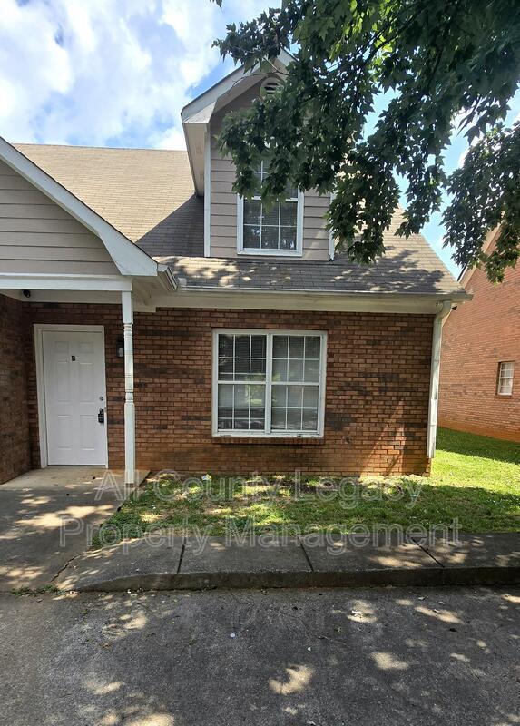 Building Photo - 700 Rosehip Ln
