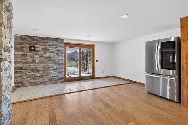 Building Photo - 999 Salmon Creek Rd