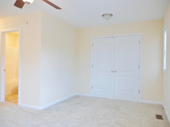 Building Photo - 747 Old Graves Mill Rd