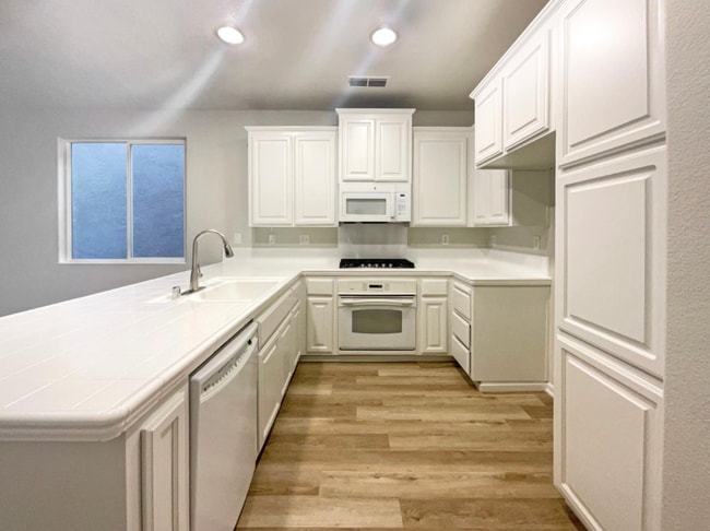 Building Photo - 3039 Torland St