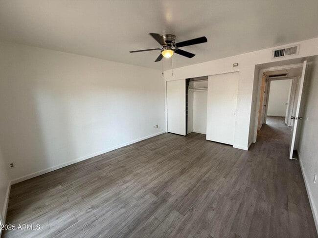 Building Photo - 708 E Colgate Dr