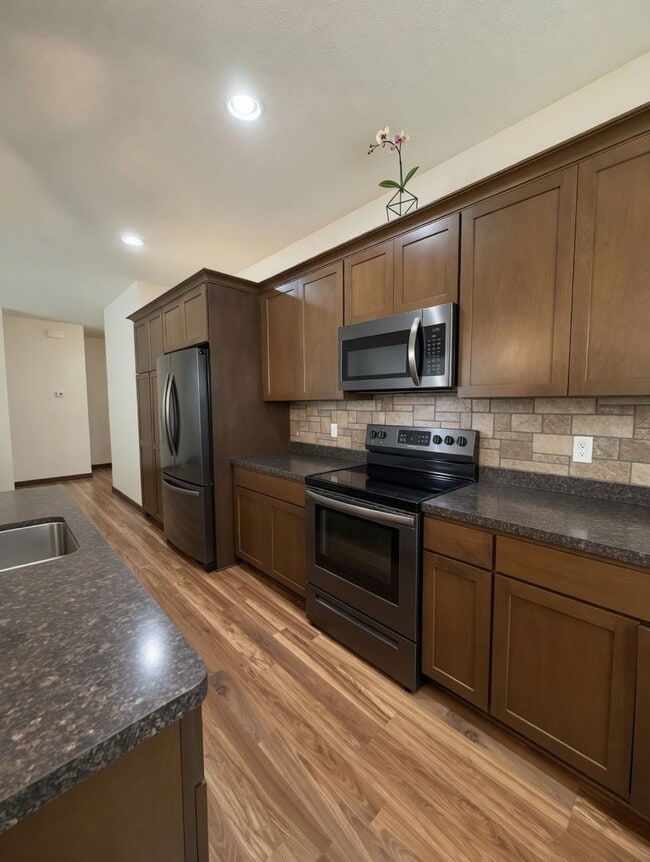 Building Photo - Awesome 4Bed 3Bath Home in Watertown!