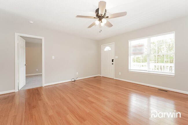 Building Photo - 100 Birch Tree Ln