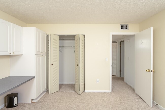 Building Photo - 22 Veronese Ct