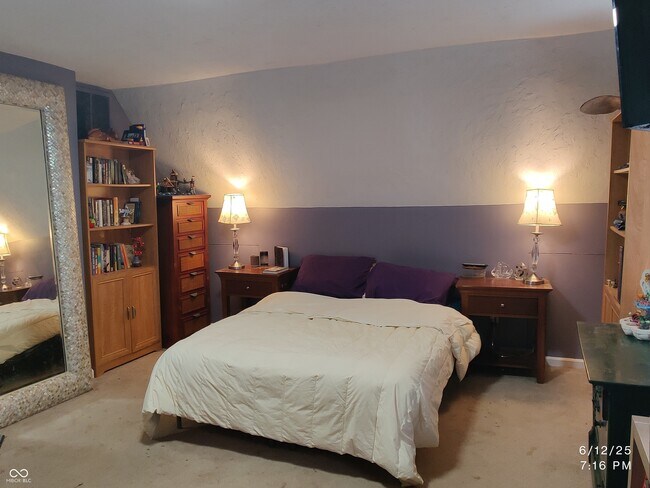 Building Photo - 121 N Main St