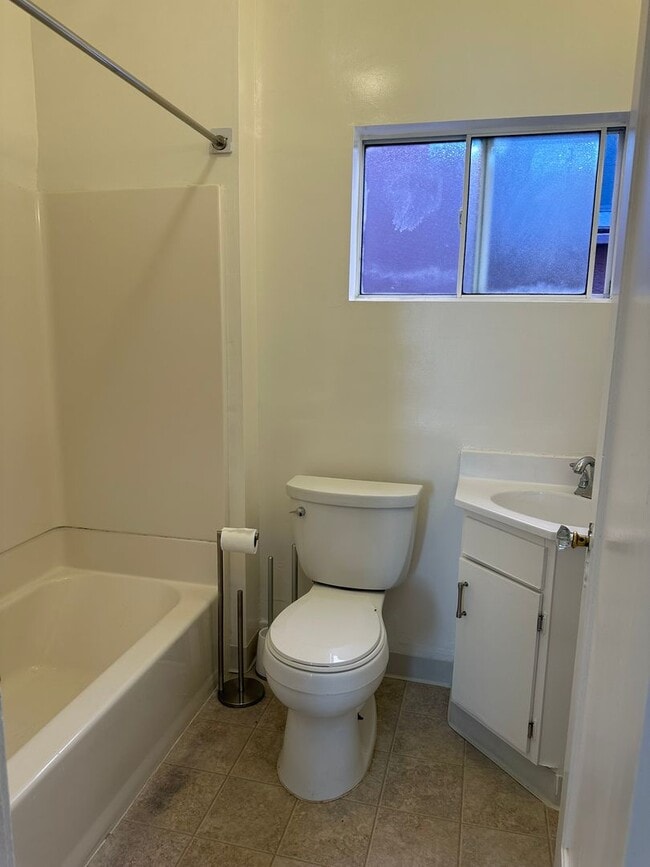 Building Photo - Corner Home in Daly City's Bayshore District