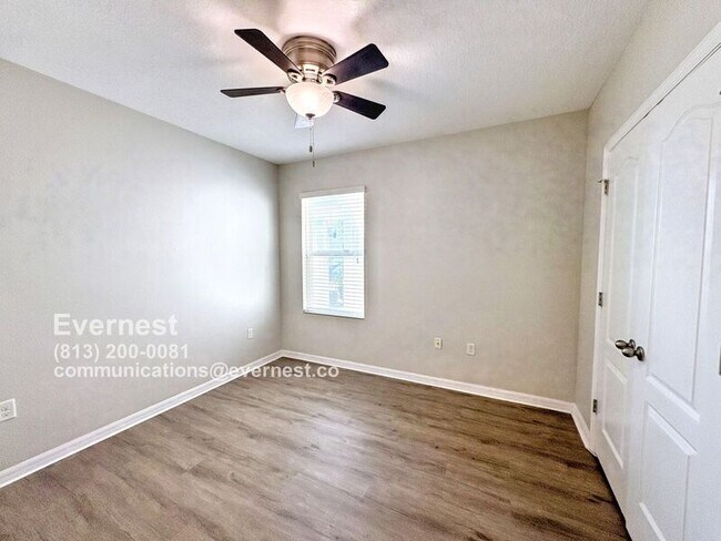 Building Photo - 12104 Fawn Brindle St