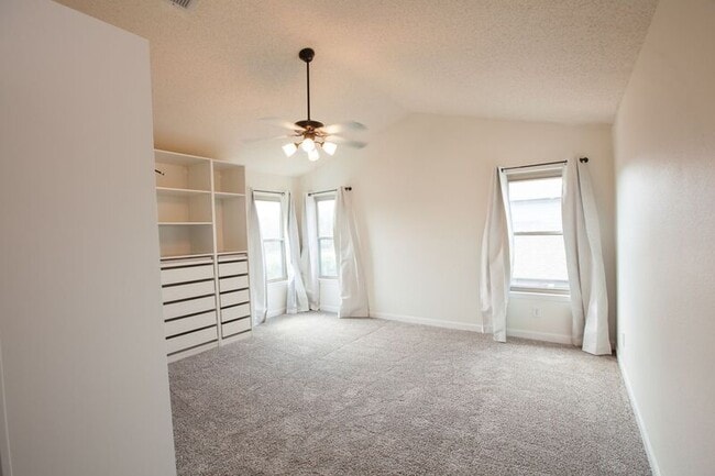 Building Photo - 8204 Tavaros Dr