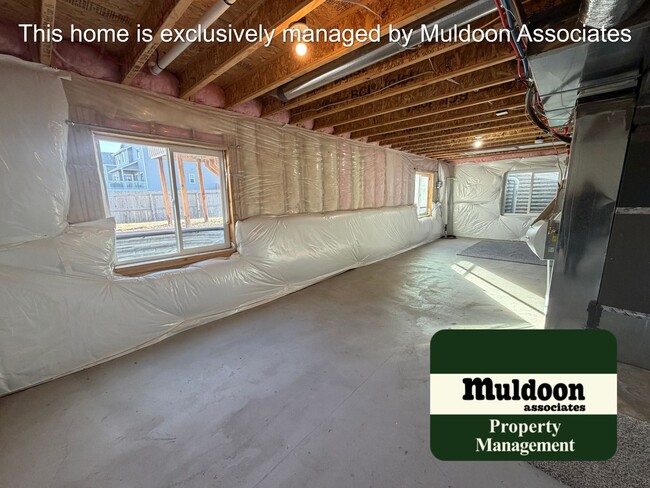 Building Photo - Newer build ready to move in!