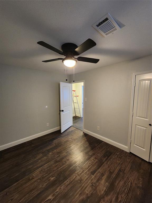 Building Photo - 2123 Quail Valley E Dr