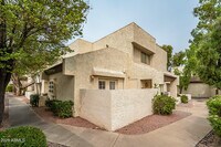 Building Photo - 11026 N 28th Dr