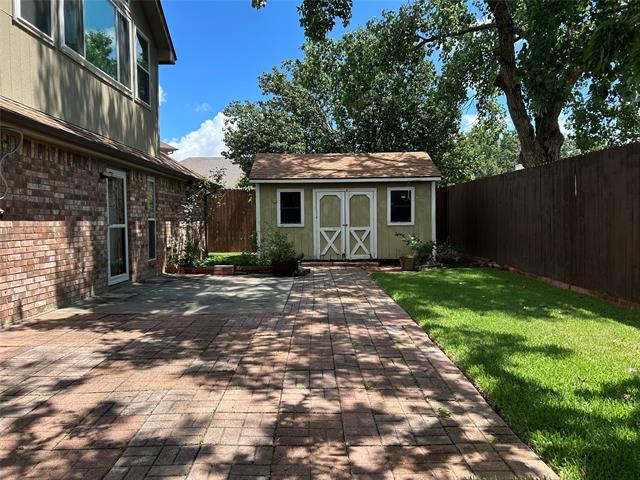Building Photo - 2106 Millwood Dr