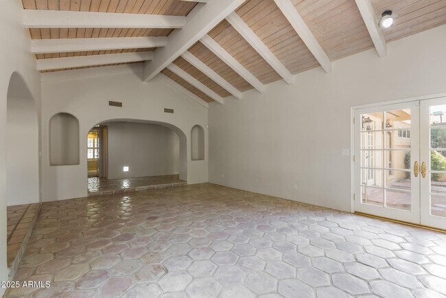 Building Photo - 49 Biltmore Estates Dr