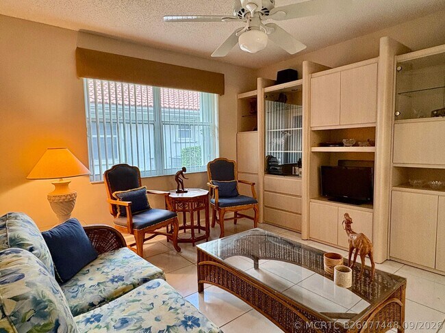 Building Photo - 7702 Majestic Palm Dr