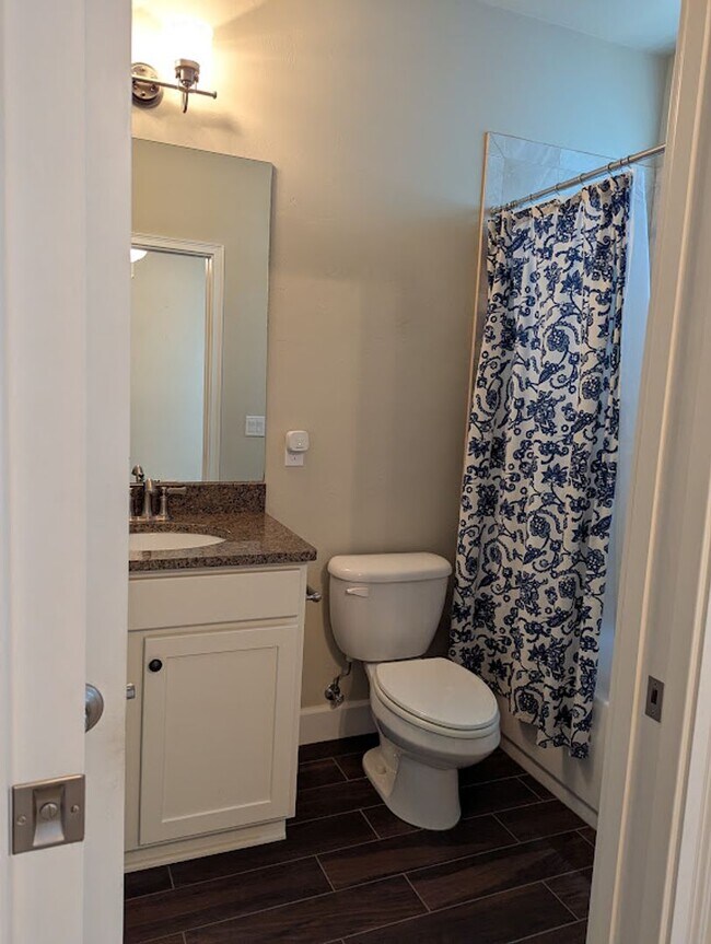 Building Photo - Townsend - 3 Bed 3 Bath Townhome