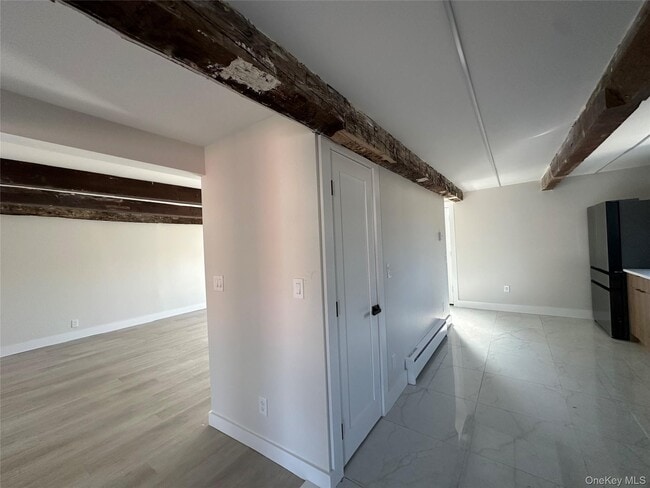 Building Photo - 1445 Burlingham Rd