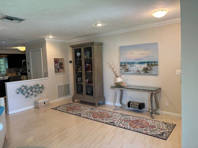 Building Photo - 6433 Sagewood Way