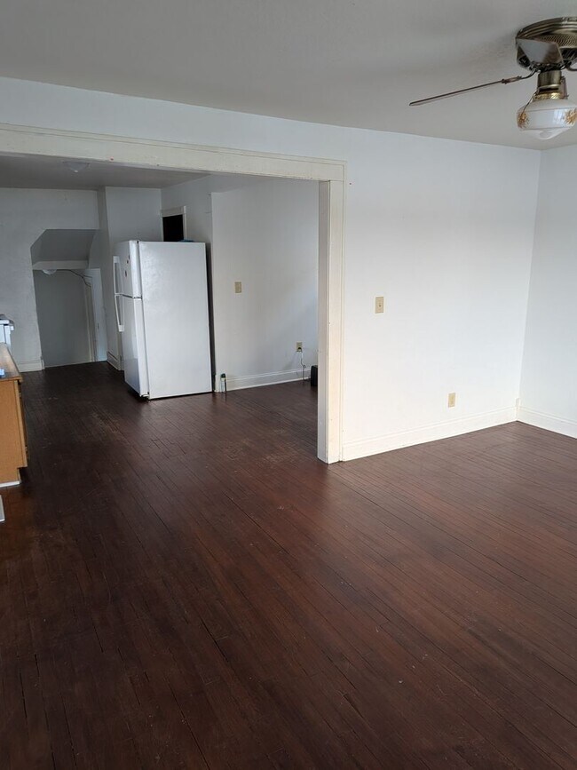 Building Photo - 229 Cedar St