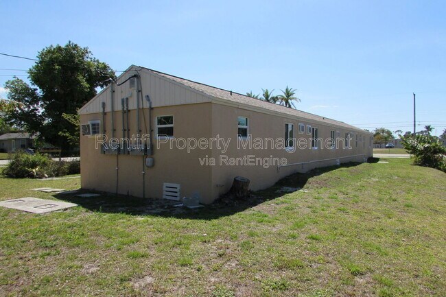 Building Photo - 101 3rd St