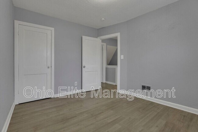 Building Photo - 2235 Homestead Dr