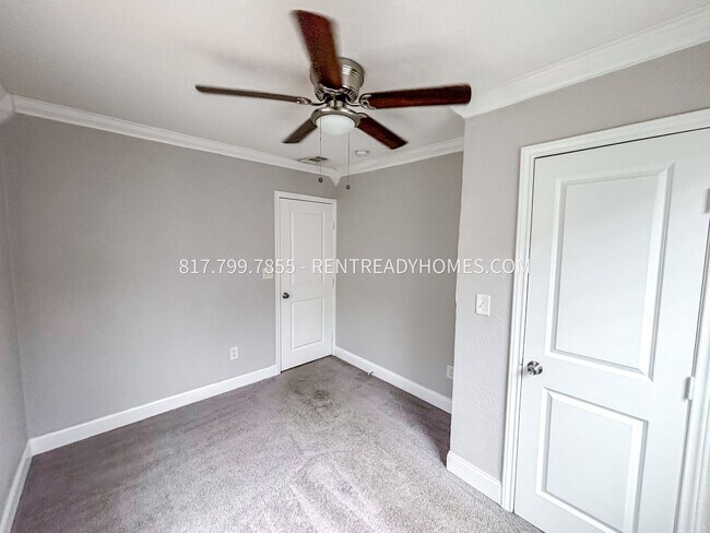 Building Photo - 6918 Overlook Dr