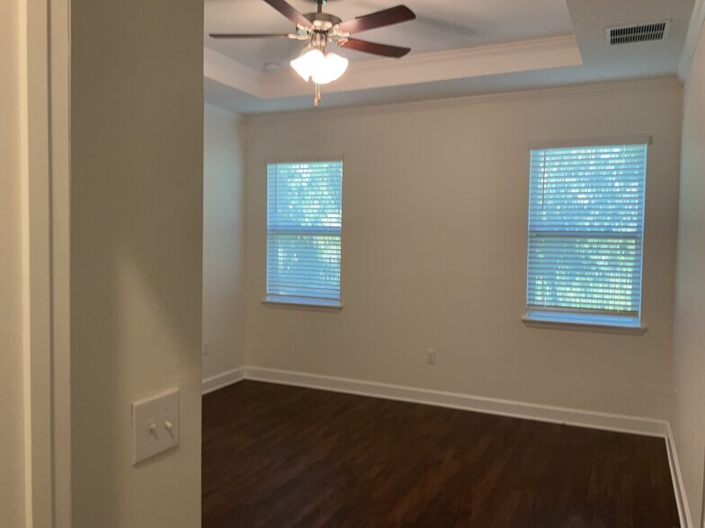Building Photo - 1171 Walden Pond Dr