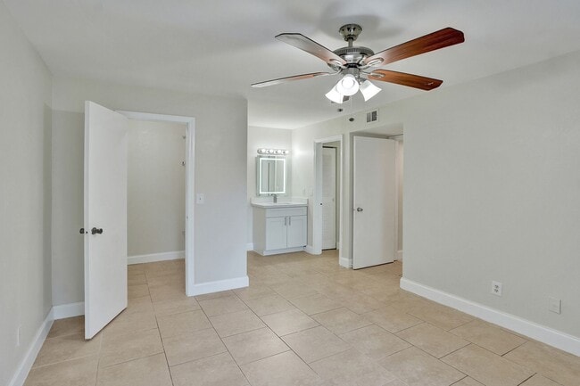 Building Photo - 12650 Vista Isles Dr