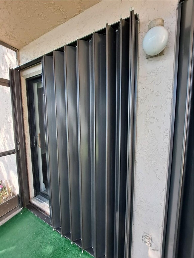 Building Photo - 9838 Nob Hill Ct