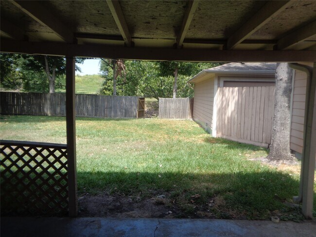 Building Photo - 2045 Western Village Ln