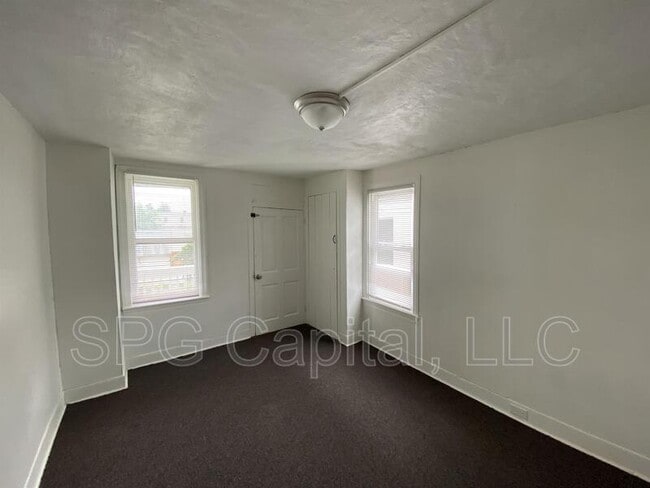 Building Photo - 37 N Hartley St
