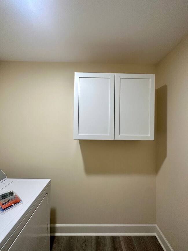 Building Photo - Brand New! Pre-leasing 26-27 Students