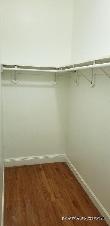 Building Photo - 26 Hemenway St